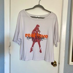 BP WOMENS GRAPHIC TSHIRT - MEDIUM